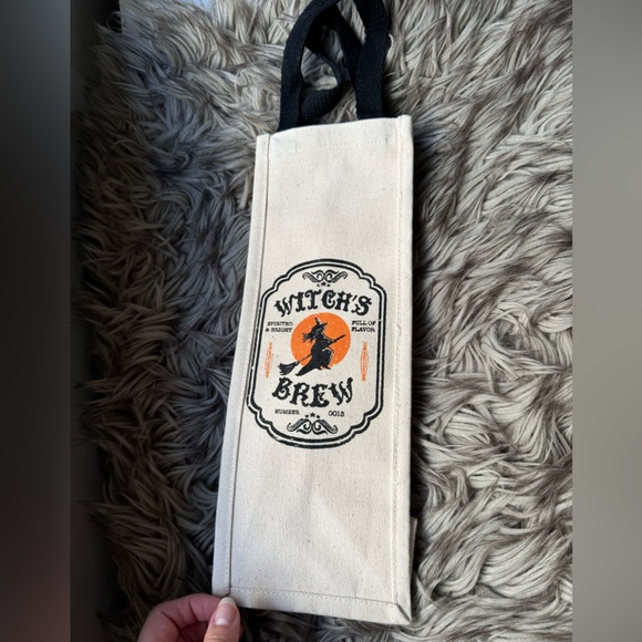 🦇 Witch’s Brew Wine Bag - Picture 3 of 3